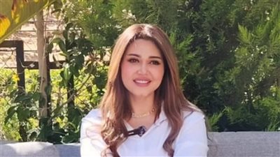 فتاه زاد الغموض حولها